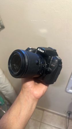 Nikon D90 DSLR Camera with Lens