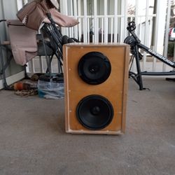 Custom Speaker Box With 8in Sub