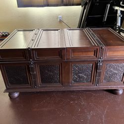 Living Room Or Den Chest