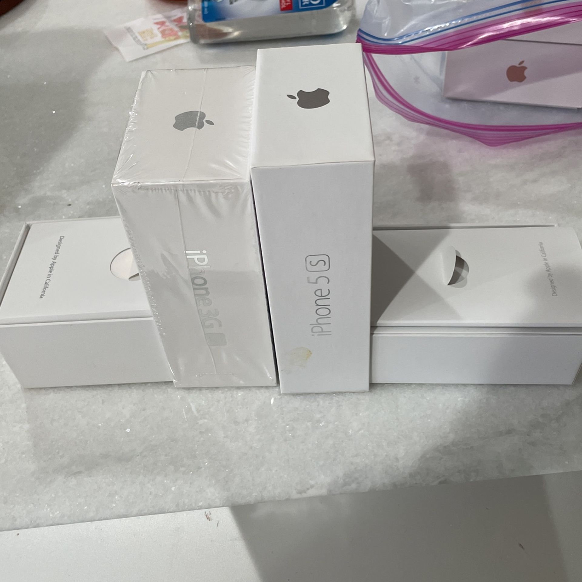 Boxes Manual For iPhone 3 And iPhone 5s