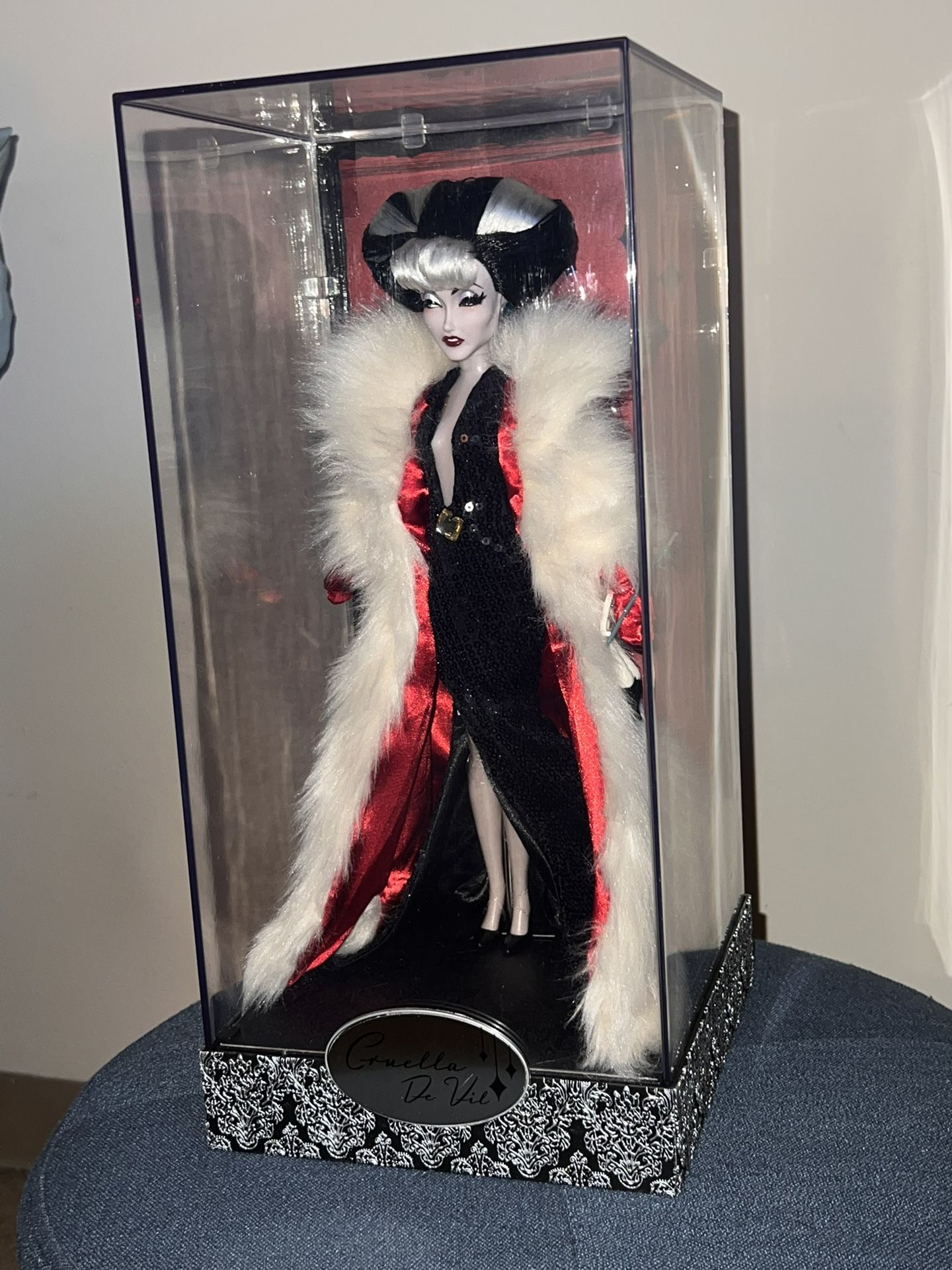 Disney Designer Villians Cruella De Vil Doll