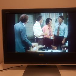 tv with no remote works great moving