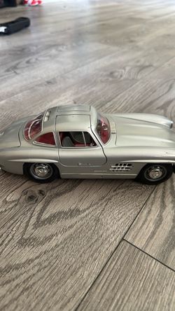 Mercedes-Benz 300SL Diecast Model Car