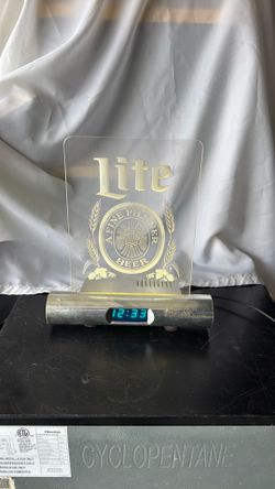 Highly collectible beer, sign clock LED display Miller light lite