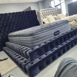 🙋‍♂️Queen Simmons C-class  $798 👉Furniture Sectional, Dining Table, Bunk Beds Avail 