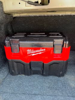 Milwaukeem18 Vaccum 2gal tool only no bateria trabaja bien $80 firme precio