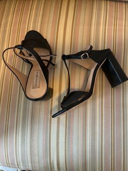 Open toe black sandals