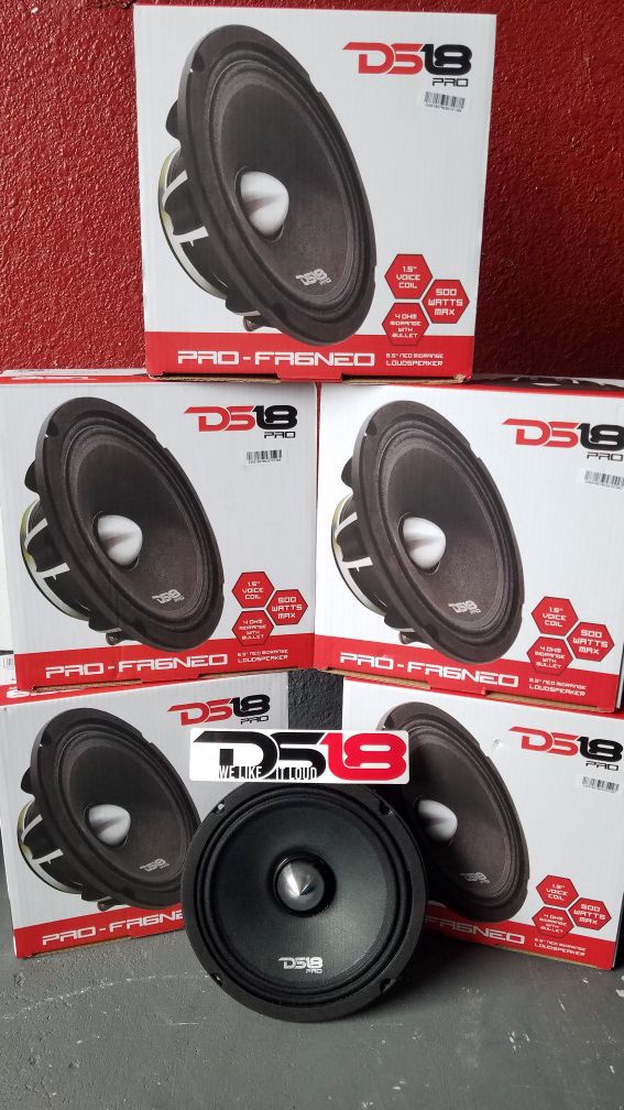 Ds18 Pro Audio Neo Extra loud voice speakers $70 eac(1)/Bocinas ds 18 Neo $70 cada una(1)