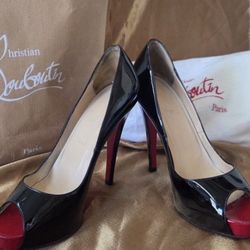 $175 Christian Louboutin Black Patent Leather Heels Sz 7