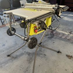 Table Saw With Rolling Stand