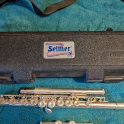 Selmer USA Student Flute with Original Hard Case .