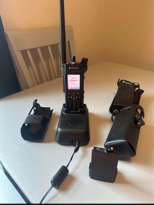 Motorola APX 7000 700/800Mhz With ACCESSORIES