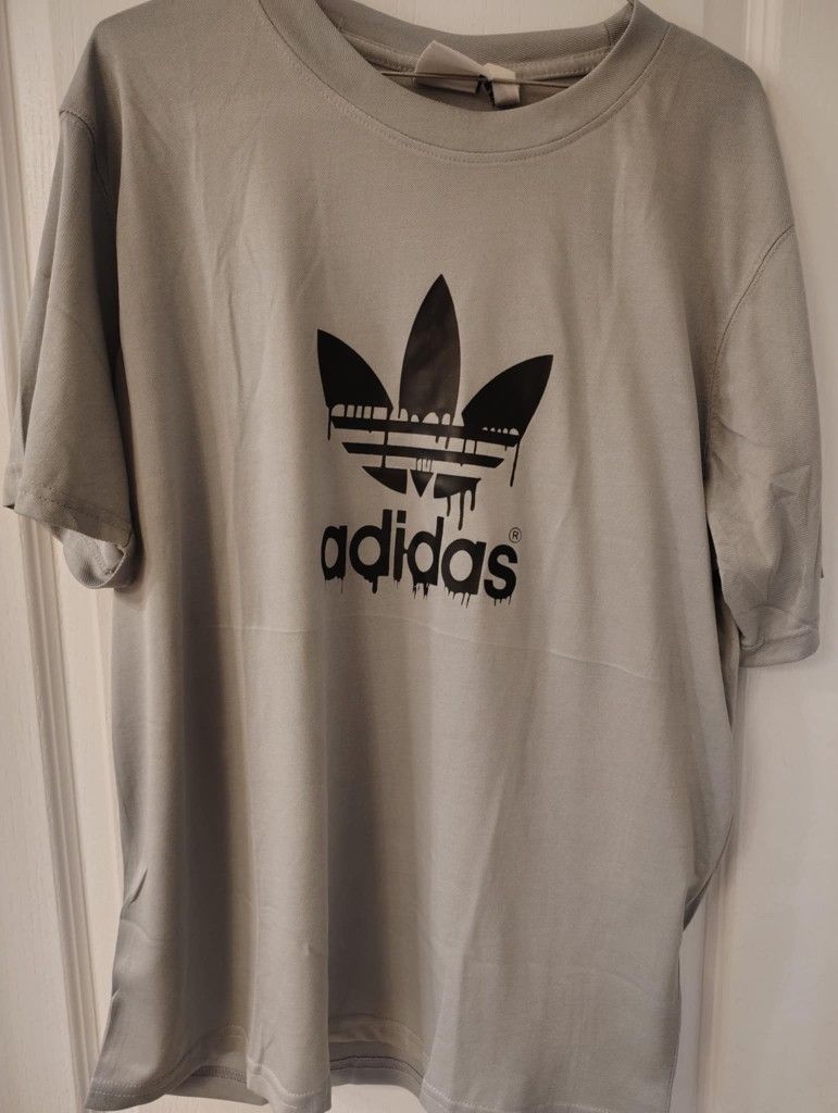 Adidas Men's Shirts 👕 Size Large