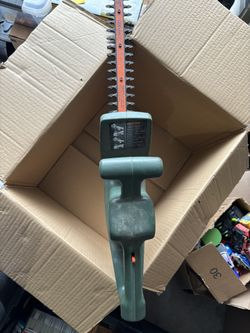 Make an offer - Black And Decker Electric Hedge Trimmer