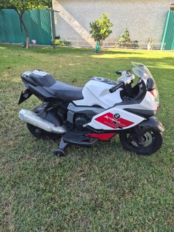BMW Official Kids 12V Electric Ride-On Motorcycle