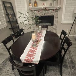 Crate & Barrel Dining Room Table With 6 Chairs 