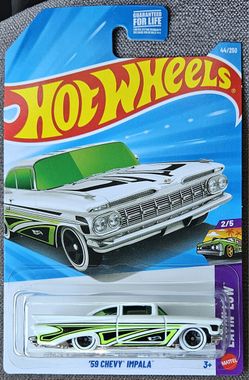 Hot Wheels '59 Chevy Impala. 2/5 44/250