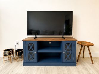 Modern Farmhouse TV Stand / Entertainment Center