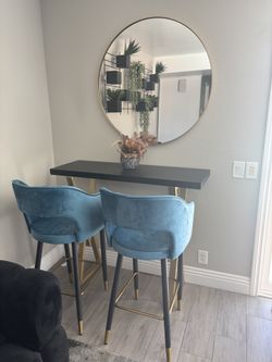 Modern Table And 2 Chairs