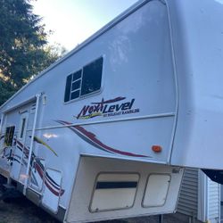 2004 HOLIDAY RAMBLER NEXT LEVEL M-34CK 