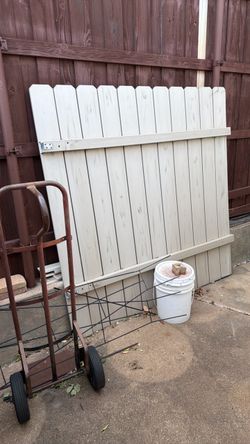 Fence plastic