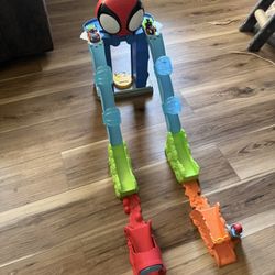 Spidey And His Amazing Friends Mega Jump Car Set