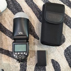 Godox v1s flash