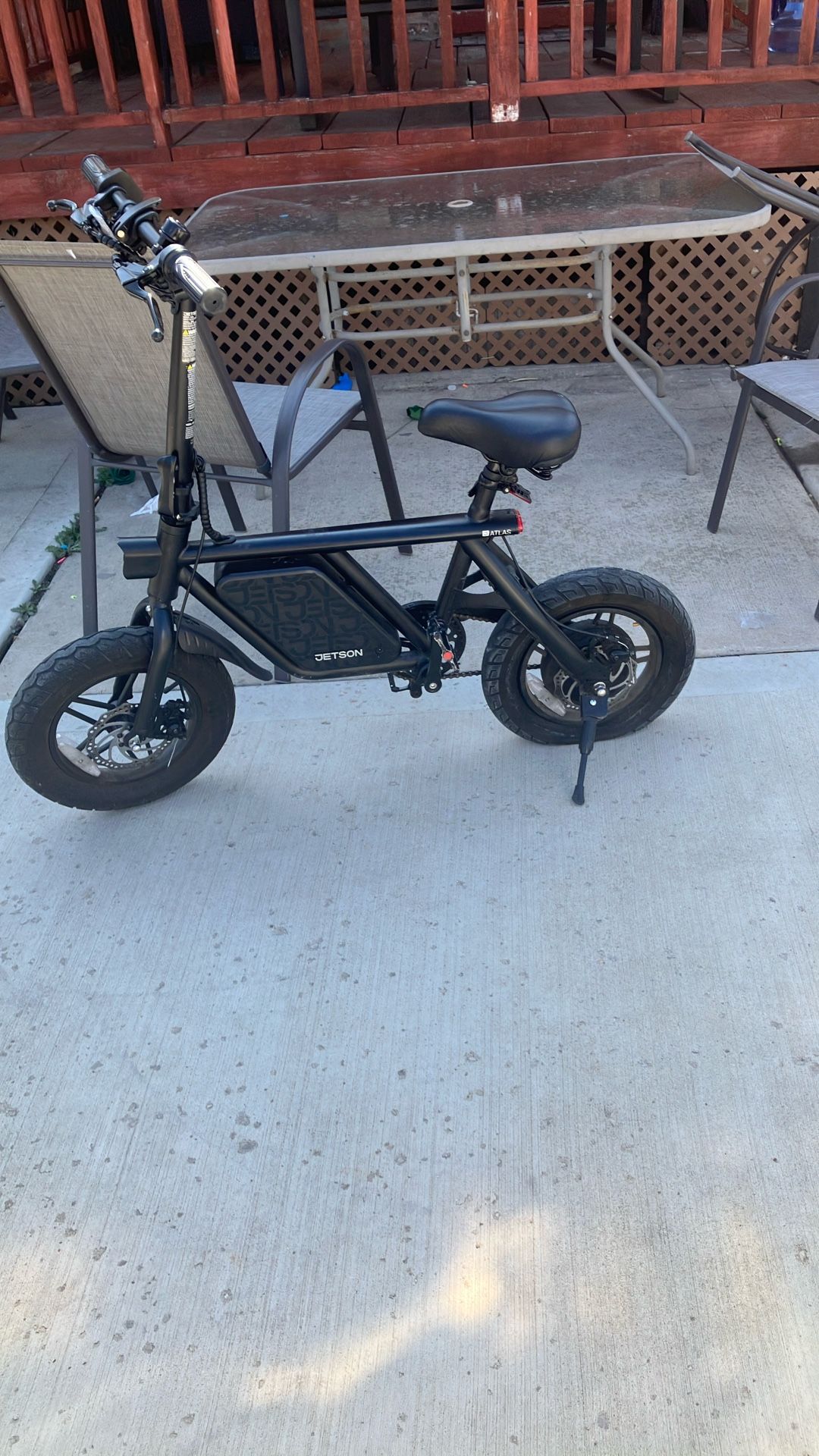 Jetson  with pop tire
