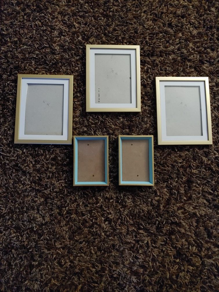 Cute set of gold photo frames