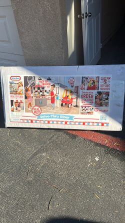 Little Tikes Drive Thru Diner
