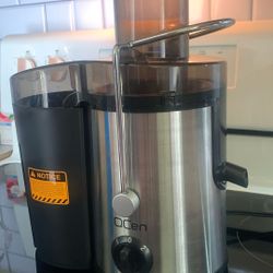 Qcen Power Juicer Machine NEW 