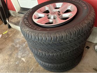 2022 Toyota 4Runner OEM 17” Wheels  & 3 Good Dunlop Grandtrek AT20 Tires - $700 (3tires 4 rim)