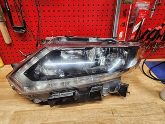 Nissan Rogue Headlight LH OEM 