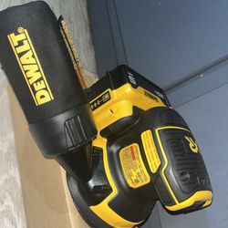 Dewalt hand sander with battery