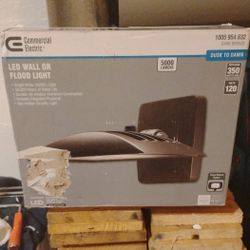 Commercial Electric LED 350watt Wall Or Flood Light  Dark Bronze Brand New