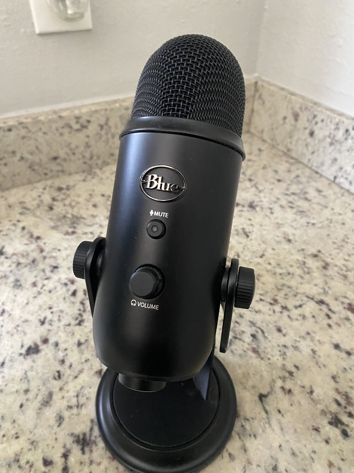 blue yeti microphone