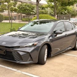 2025 Toyota Camry Hybrid · LE Sedan 4D