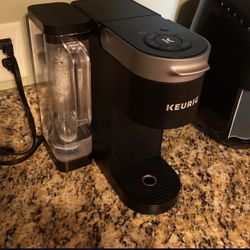 KEURIG Coffee Maker