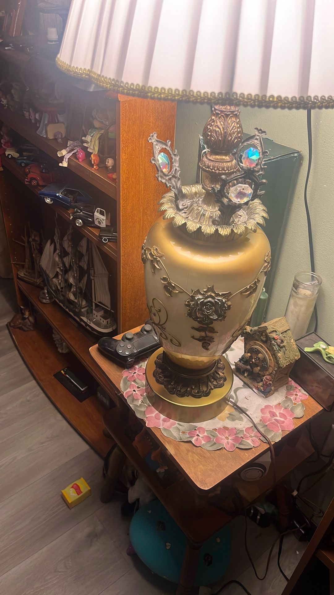 Vintage Hollywood lamp