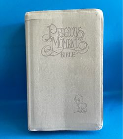 Precious Moments Bible New King James Version Hardcover 1985 Illustrated