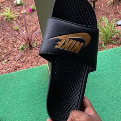 New Nike Gold Flip Flops Men Size 12