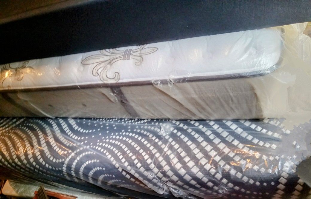 King & Queen Matress Set With Frames