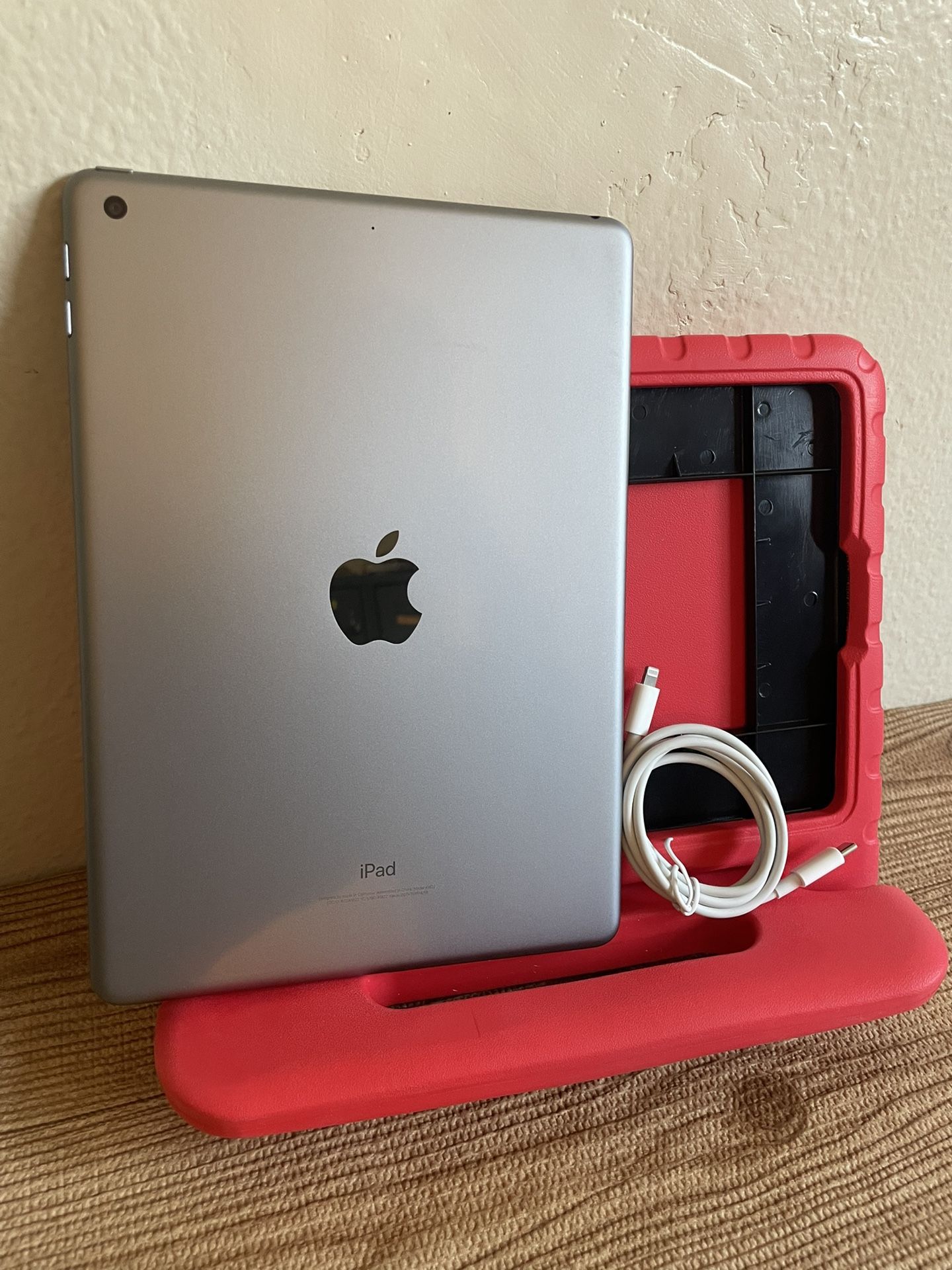 Apple iPad 5th Generation 128GB with kids protective case & Charger