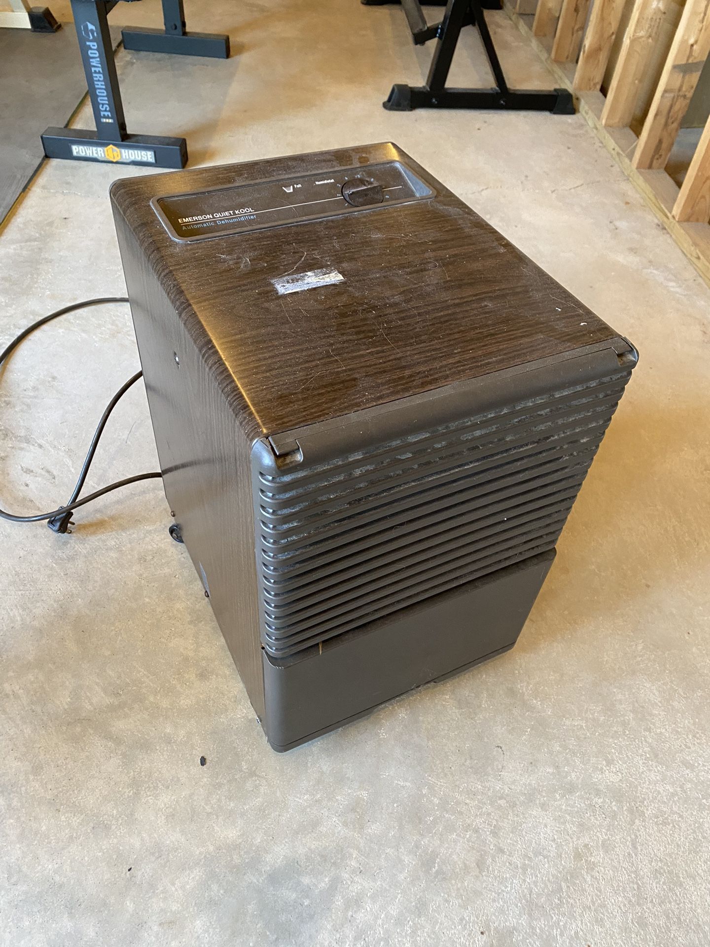 Dehumidifier 