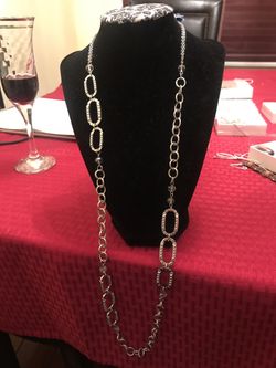 Vera Wang Long silver necklace💝