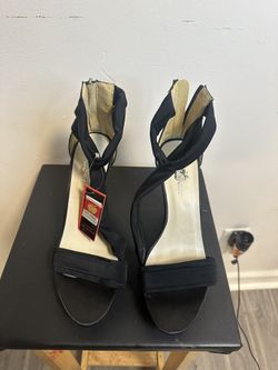 New Women’s Apple Bottom Heels Size 6