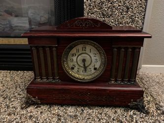 1900’s antique Seth Thomas mantle clock w/ 8 Pilar and lion head