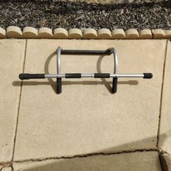 Pull Up Bar for Doorway 
