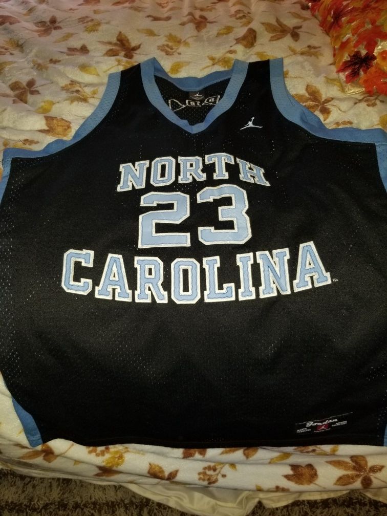 Michael jordan tar heels jersey