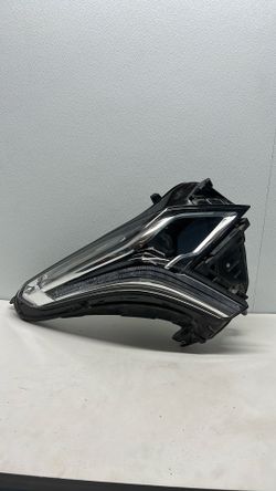 (2717) 17-25 Cadillac Xt5 Right Headlight 2017 2018 2019 2020 2021 2022 2023 2024 2025